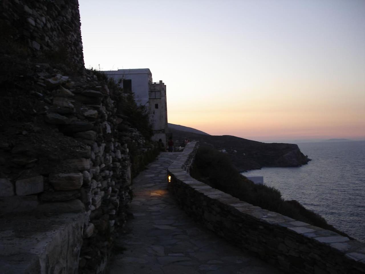 Kastro Gate Apartment ,Entrance To An Ancient Village Kástron Exterior photo